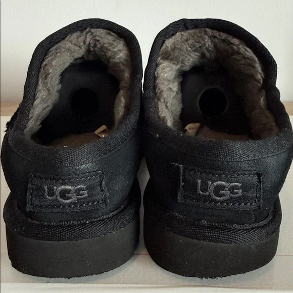 UGG woman Classic Mini Slipper in size 8 - Picture 3 of 5
